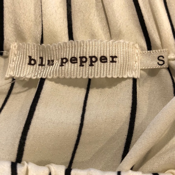 2 for $5. NWT blu pepper off shoulder top sz S - Picture 4 of 8